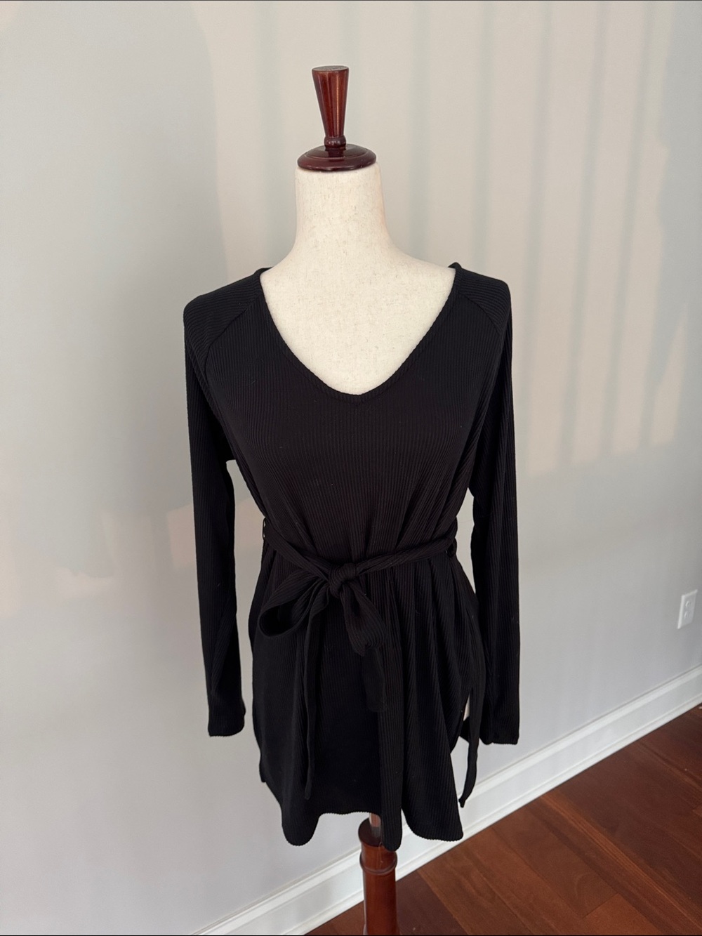 Women's MATERNITY Black V-Neck Tie-Waist Ribbed Tunic - NWT